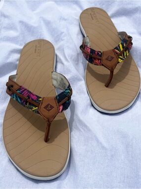 Sperry Top-Sider Flip Flops Women’s 8.5 Tropical Print Sandals Comfort Beach